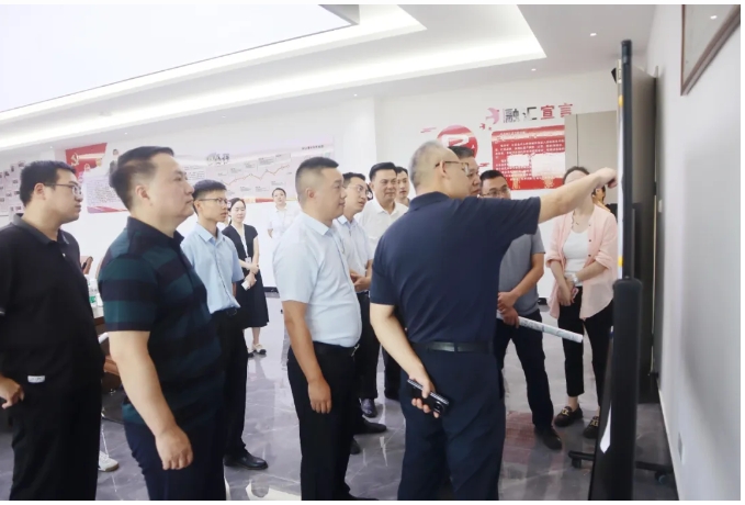 自貢市領(lǐng)導(dǎo)蒞臨融匯公司調(diào)研：共筑建筑產(chǎn)業(yè)總部經(jīng)濟(jì)區(qū)新篇章！